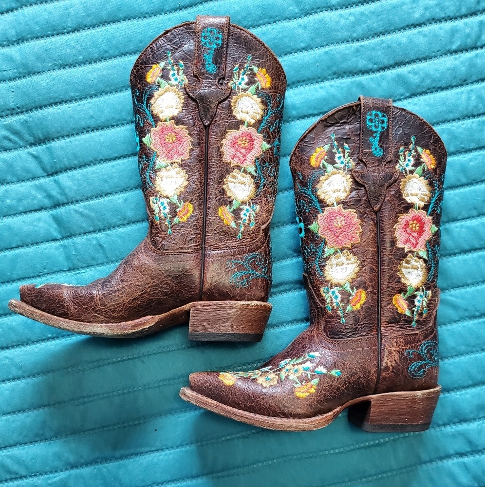 Macie Bean girls floral embroidered boots